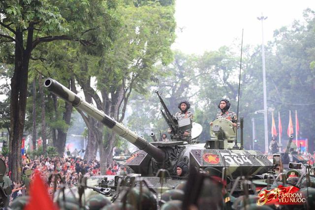 C&aacute;c chiến sĩ vẫy tay tạm biệt người d&acirc;n, kh&eacute;p lại đ&ecirc;m Tổng hợp luyện đầu ti&ecirc;n đ&aacute;ng nhớ- Ảnh 87.