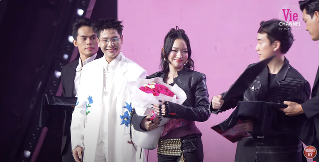 Trực tiếp Chung kết và trao giải Em Xinh Say Hi: Bích Phương - Tăng Duy Tân bùng nổ sân khấu vì quá tình cảm, Phương Ly có chiến thắng cá nhân - Ảnh 7.