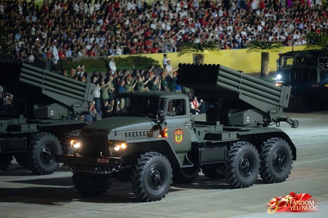 Kết th&uacute;c buổi tổng hợp luyện lần 2 đầy cảm x&uacute;c, người d&acirc;n đổ ra đường vẫy ch&agrave;o c&aacute;c chiến sĩ A80- Ảnh 122.