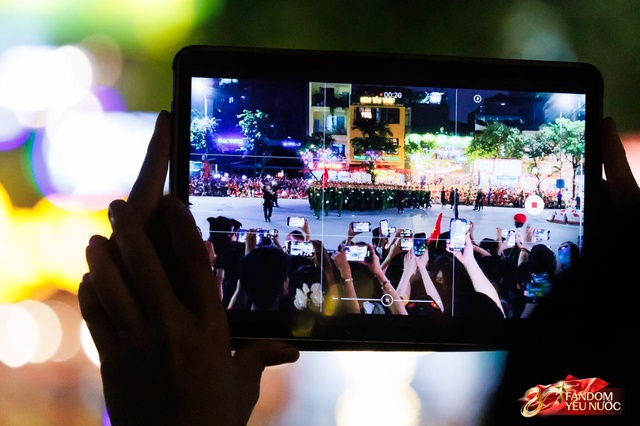 Kết th&uacute;c buổi tổng hợp luyện lần 2 đầy cảm x&uacute;c, người d&acirc;n đổ ra đường vẫy ch&agrave;o c&aacute;c chiến sĩ A80- Ảnh 48.