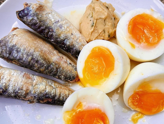 4 thực phẩm ăn thường xuyên ép não nhanh "già trước tuổi", nhiều người coi là khoái khẩu!- Ảnh 3.