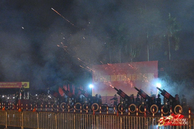 C&aacute;c khối diễu binh đi qua từng tuyến đường trong tiếng h&ograve; reo của người d&acirc;n: Tự h&agrave;o qu&aacute; Tổ quốc ơi!- Ảnh 63.