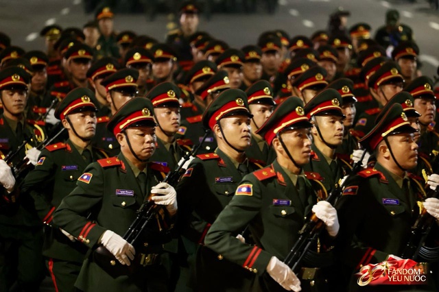 C&aacute;c khối diễu binh đi qua từng tuyến đường trong tiếng h&ograve; reo của người d&acirc;n: Tự h&agrave;o qu&aacute; Tổ quốc ơi!- Ảnh 62.