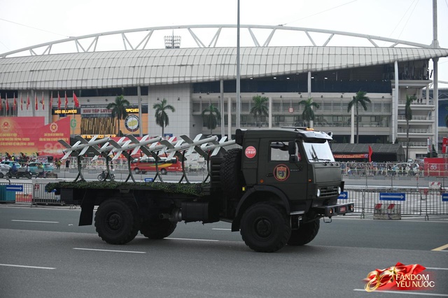 Trời đẹp, hết giờ làm việc, “khối yêu nước” đã sẵn sàng trên phố cho buổi sơ duyệt tối nay!- Ảnh 20.