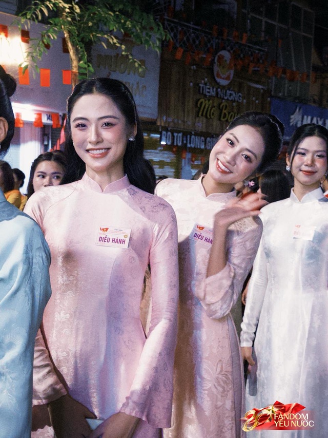 Khối nghệ sĩ khuấy đảo không khí lúc 4h sáng: Những gương mặt quen thuộc xuất hiện trước giờ G- Ảnh 8.