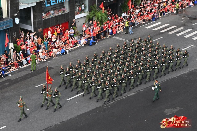 Khoảnh khắc tự hào: Đoàn diễu binh diễu hành A80 tiến bước theo từng tiếng hò reo của hàng vạn trái tim yêu nước- Ảnh 75.