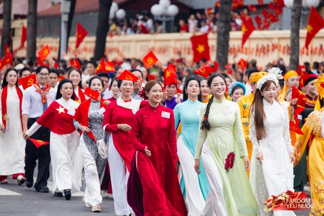 Khoảnh khắc tự hào: Đoàn diễu binh diễu hành A80 tiến bước theo từng tiếng hò reo của hàng vạn trái tim yêu nước- Ảnh 48.