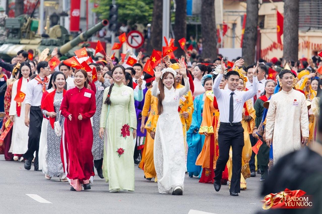 Khoảnh khắc tự hào: Đoàn diễu binh diễu hành A80 tiến bước theo từng tiếng hò reo của hàng vạn trái tim yêu nước- Ảnh 47.