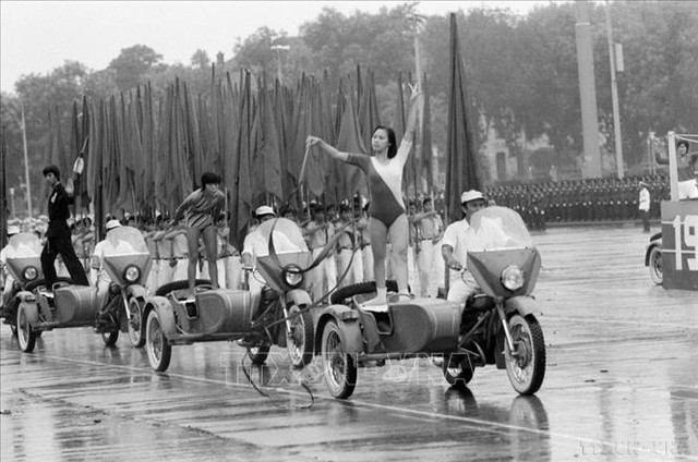 Những hình ảnh ấn tượng tại Lễ duyệt binh 40 năm Quốc khánh 2/9/1985- Ảnh 12.