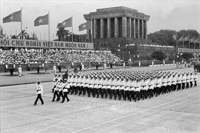 Những hình ảnh ấn tượng tại Lễ duyệt binh 40 năm Quốc khánh 2/9/1985- Ảnh 3.