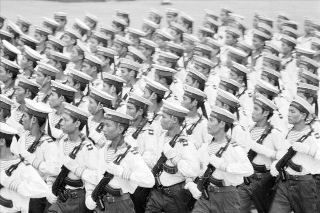 Những hình ảnh ấn tượng tại Lễ duyệt binh 40 năm Quốc khánh 2/9/1985- Ảnh 4.