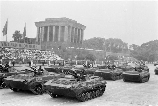 Những hình ảnh ấn tượng tại Lễ duyệt binh 40 năm Quốc khánh 2/9/1985- Ảnh 7.
