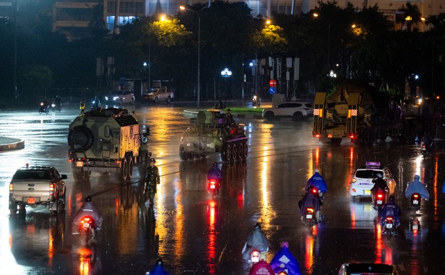 Đội hình xe pháo vận hành trong đêm, kiểm tra thực địa phục vụ A80- Ảnh 6.