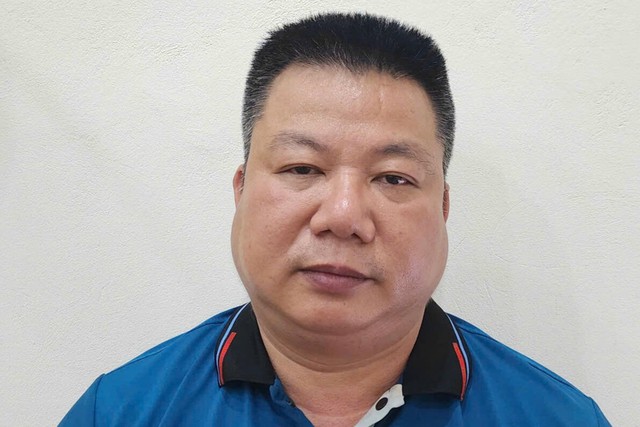 Tài xế rút chìa khóa xe khách khiến 40 người phơi nắng ở Vành đai 3 có thể bị xử lý vì tội gì?- Ảnh 1.