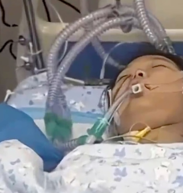 Nữ sinh hôn mê nhiều ngày bỗng tỉnh lại khi được cha thông báo đỗ đại học- Ảnh 1. Nữ sinh hôn mê nhiều ngày bỗng tỉnh lại khi được cha thông báo đỗ đại học- Ảnh 1.