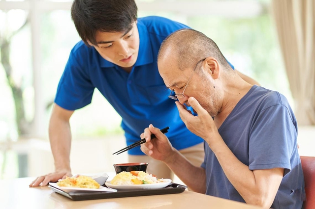 Những người “NUÔI” khối u ác tính ở thực quản thường có 6 điểm chung, mong bạn không “đen đủi” sở hữu dù chỉ 1- Ảnh 1.