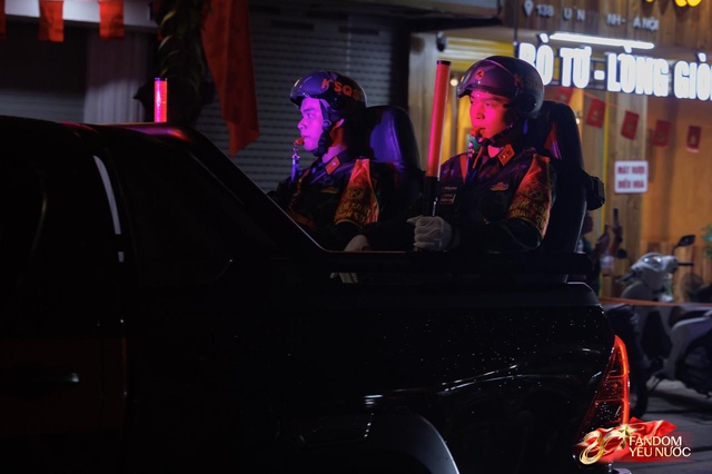 Hà Nội một đêm không ngủ: Khắp phố là mini concert, ai cũng thành ca sĩ hết rồi!- Ảnh 5.