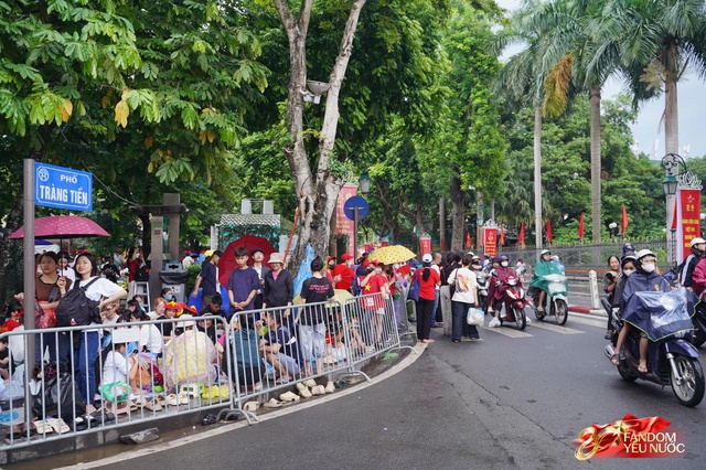 Cảnh tượng trên đường phố Hà Nội 12 tiếng trước ngày diễu binh A80- Ảnh 16.