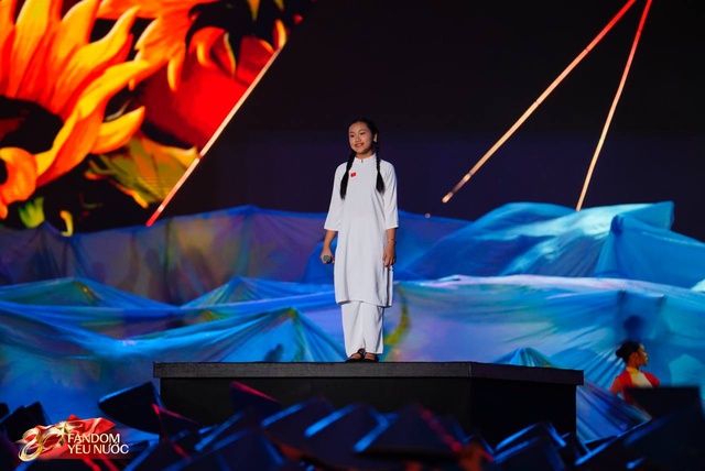 Concert quốc gia đặc biệt: SOOBIN hô "Việt Nam" đến lạc cả giọng, Mỹ Tâm kết hợp Quán quân Rap Việt quá cháy!- Ảnh 12.