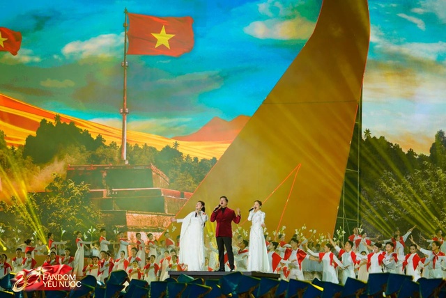 Concert quốc gia đặc biệt: SOOBIN hô "Việt Nam" đến lạc cả giọng, Mỹ Tâm kết hợp Quán quân Rap Việt quá cháy!- Ảnh 13.
