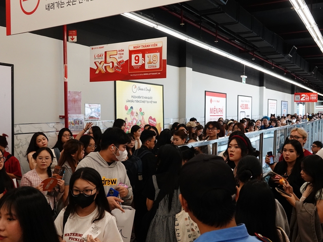 Trực tiếp họp báo hot nhất hiện tại: Hứa Quang Hán nói tiếng Việt 