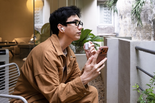 Trải nghiệm nhanh AirPods Pro 3 chính hãng vừa mở bán: Trên tai thoải mái, lần đầu có cảm biến đo nhịp tim- Ảnh 11.