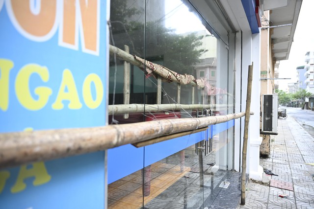 Bão số 10 Bualoi quét qua Quảng Trị, nhiều nhà tốc mái,  cây xanh ngã đổ- Ảnh 22.