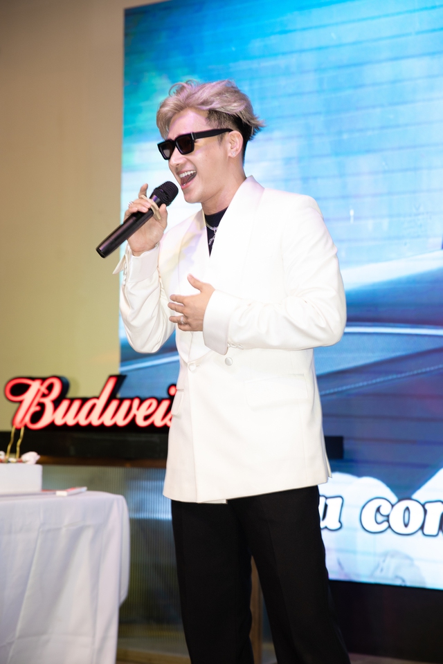 Nam ca sĩ Vbiz làm lễ đầy tháng cho con: Chi tiền mua sẵn 2 căn nhà, Thanh Trúc cùng dàn sao góp mặt- Ảnh 6.
