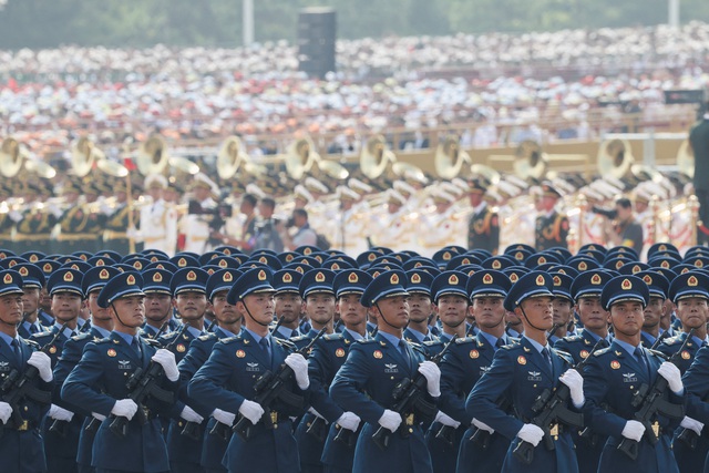 Trực tiếp: Trung Quốc duyệt binh lớn chưa từng thấy, nhiều vũ khí lần đầu xuất hiện- Ảnh 8.