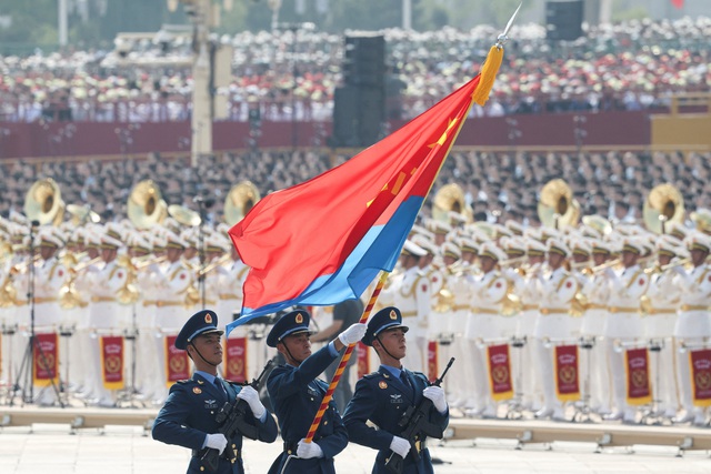 Trực tiếp: Trung Quốc duyệt binh lớn chưa từng thấy, nhiều vũ khí lần đầu xuất hiện- Ảnh 7.