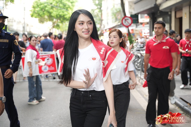 Hương Giang - Hưng Nguyễn g&acirc;y n&aacute;o loạn Trạm kh&aacute;ch A80, d&agrave;n nam thần T&acirc;n Binh To&agrave;n Năng khoe visual 