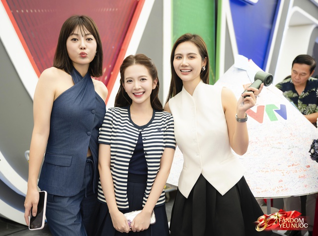 Dàn sao Việt tại Triển lãm Thành tựu đất nước: Phương Oanh - Shark Bình sánh đôi, 1 sao nữ 42 tuổi đang hot khoe visual quá xinh!- Ảnh 13.