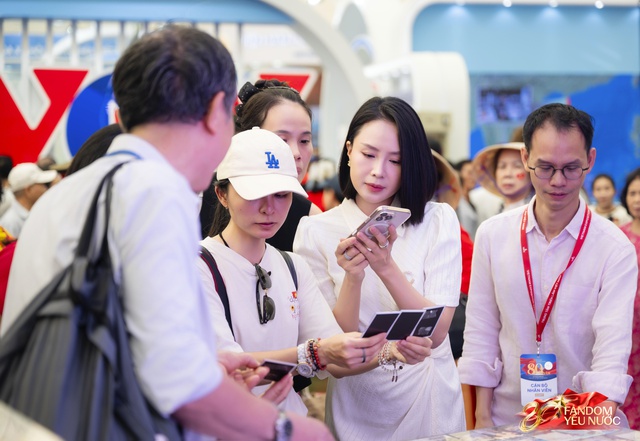 Dàn sao Việt tại Triển lãm Thành tựu đất nước: Phương Oanh - Shark Bình sánh đôi, 1 sao nữ 42 tuổi đang hot khoe visual quá xinh!- Ảnh 6.