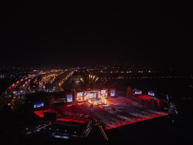 Màn trình diễn visual LED, âm nhạc và ánh sáng “ảo tung chảo” - ở Việt Nam chưa từng thấy bao giờ!- Ảnh 9.