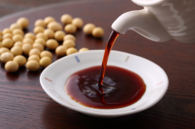 5 kiểu dùng nước tương dễ sinh độc, "ăn mòn" lá gan nhưng nhà nào cũng từng mắc phải- Ảnh 1.