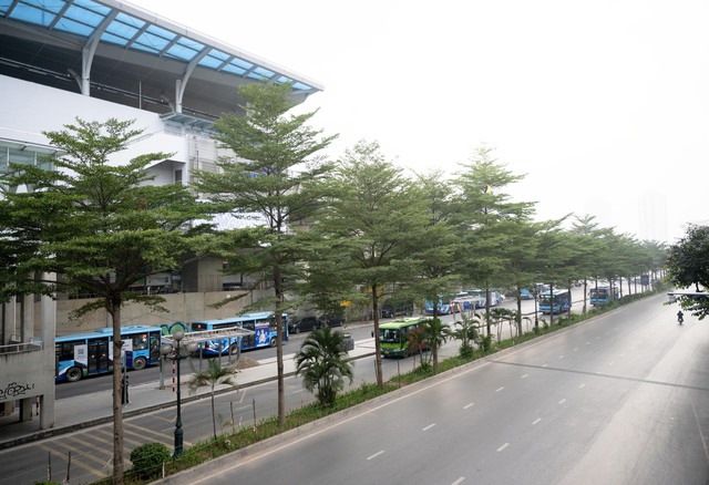 Ảnh, clip: H&agrave; Nội v&agrave; TP.HCM thật lạ trong s&aacute;ng đầu năm 2026- Ảnh 21.