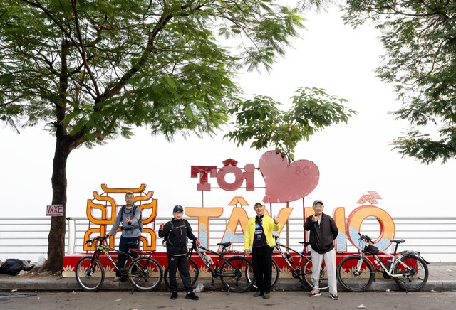 Ảnh, clip: H&agrave; Nội v&agrave; TP.HCM thật lạ trong s&aacute;ng đầu năm 2026- Ảnh 7.