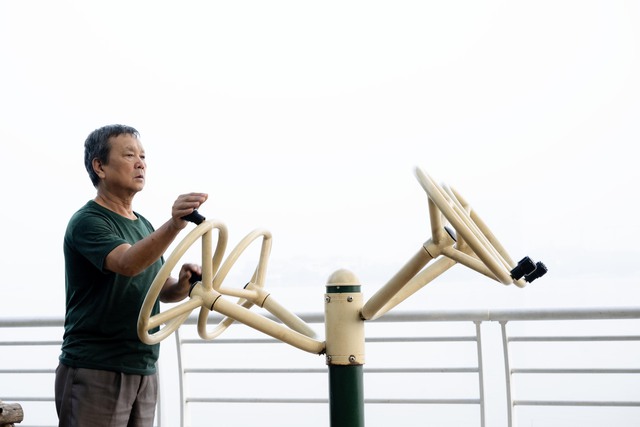 Ảnh, clip: H&agrave; Nội v&agrave; TP.HCM thật lạ trong s&aacute;ng đầu năm 2026- Ảnh 10.