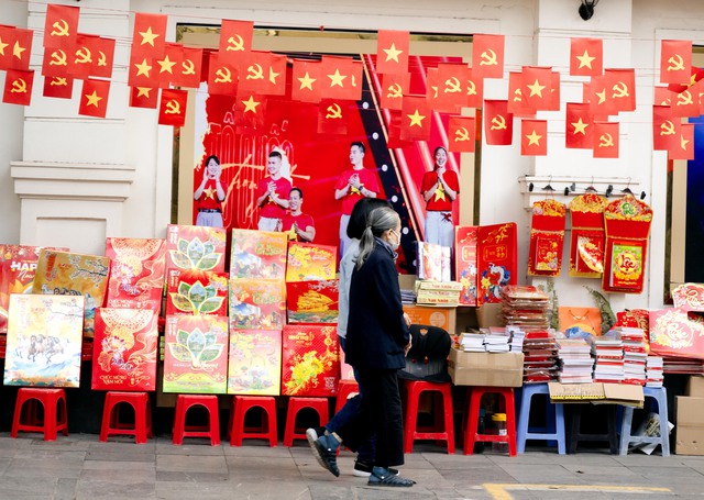 Ảnh, clip: H&agrave; Nội v&agrave; TP.HCM thật lạ trong s&aacute;ng đầu năm 2026- Ảnh 14.