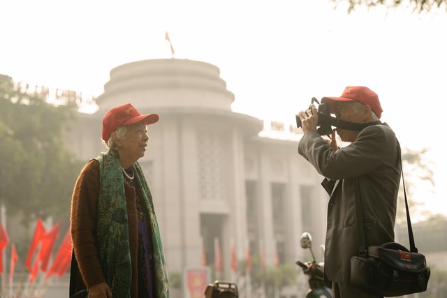 Ảnh, clip: H&agrave; Nội v&agrave; TP.HCM thật lạ trong s&aacute;ng đầu năm 2026- Ảnh 5.