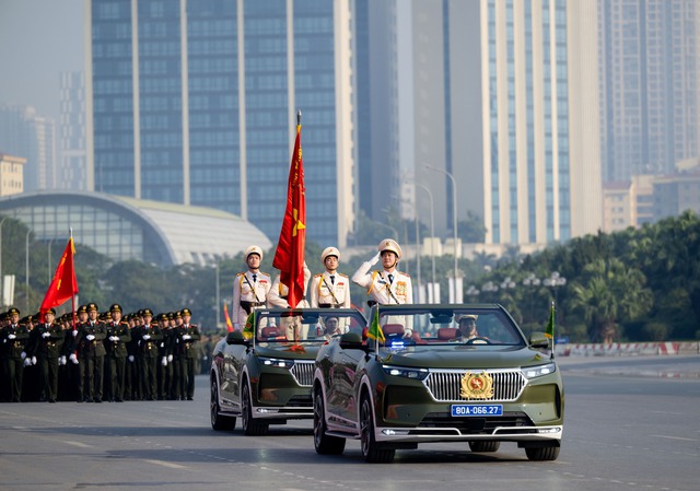 Toàn cảnh Lễ xuất quân và màn diễn tập hoành tráng bảo vệ an ninh Đại hội XIV tại Mỹ Đình- Ảnh 1. Toàn cảnh Lễ xuất quân và màn diễn tập hoành tráng bảo vệ an ninh Đại hội XIV tại Mỹ Đình- Ảnh 1.