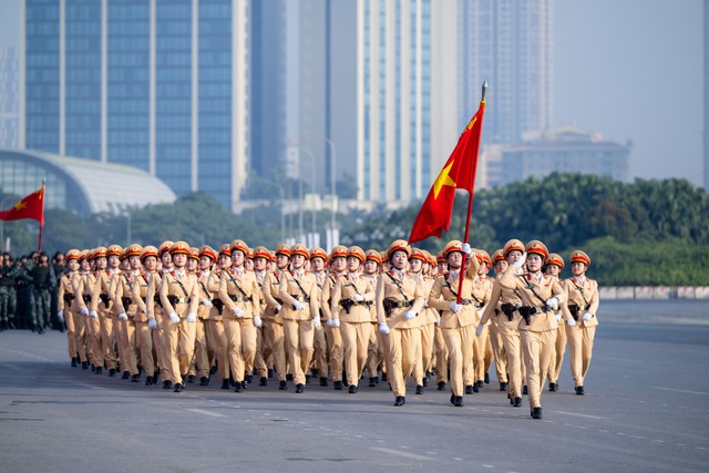 Toàn cảnh Lễ xuất quân và màn diễn tập hoành tráng bảo vệ an ninh Đại hội XIV tại Mỹ Đình- Ảnh 3. Toàn cảnh Lễ xuất quân và màn diễn tập hoành tráng bảo vệ an ninh Đại hội XIV tại Mỹ Đình- Ảnh 3.