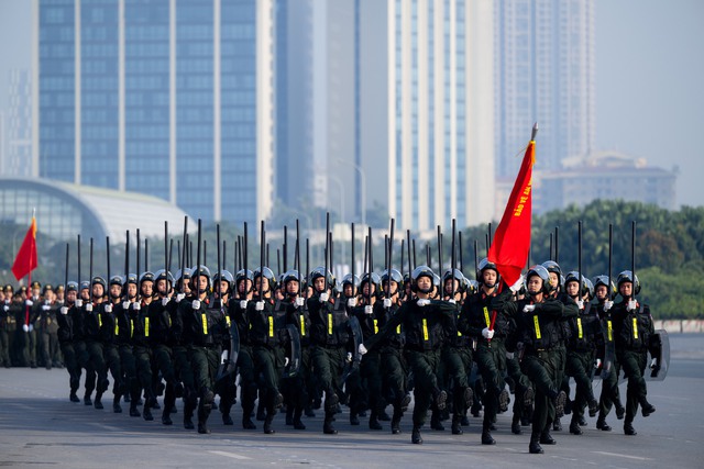 Toàn cảnh Lễ xuất quân và màn diễn tập hoành tráng bảo vệ an ninh Đại hội XIV tại Mỹ Đình- Ảnh 6. Toàn cảnh Lễ xuất quân và màn diễn tập hoành tráng bảo vệ an ninh Đại hội XIV tại Mỹ Đình- Ảnh 6.