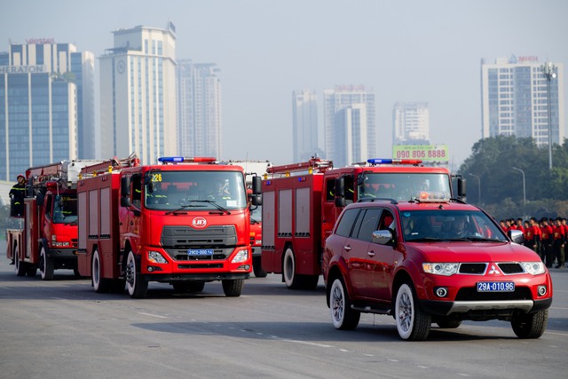 Toàn cảnh Lễ xuất quân và màn diễn tập hoành tráng bảo vệ an ninh Đại hội XIV tại Mỹ Đình- Ảnh 21. Toàn cảnh Lễ xuất quân và màn diễn tập hoành tráng bảo vệ an ninh Đại hội XIV tại Mỹ Đình- Ảnh 21.
