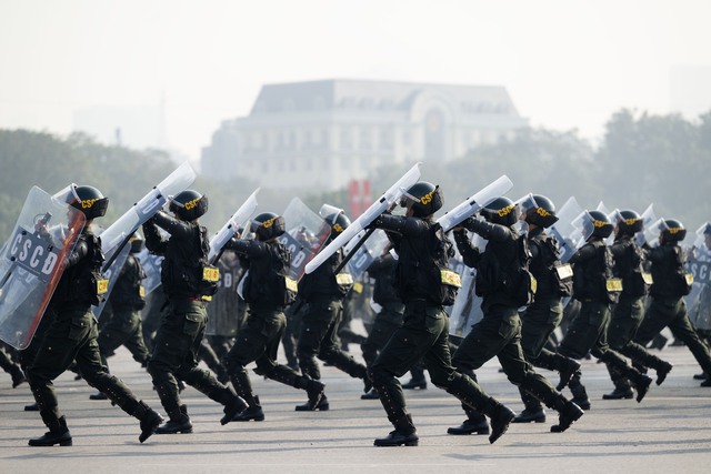 Toàn cảnh Lễ xuất quân và màn diễn tập hoành tráng bảo vệ an ninh Đại hội XIV tại Mỹ Đình- Ảnh 22. Toàn cảnh Lễ xuất quân và màn diễn tập hoành tráng bảo vệ an ninh Đại hội XIV tại Mỹ Đình- Ảnh 22.