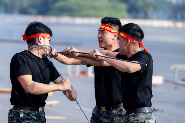 Toàn cảnh Lễ xuất quân và màn diễn tập hoành tráng bảo vệ an ninh Đại hội XIV tại Mỹ Đình- Ảnh 26. Toàn cảnh Lễ xuất quân và màn diễn tập hoành tráng bảo vệ an ninh Đại hội XIV tại Mỹ Đình- Ảnh 26.