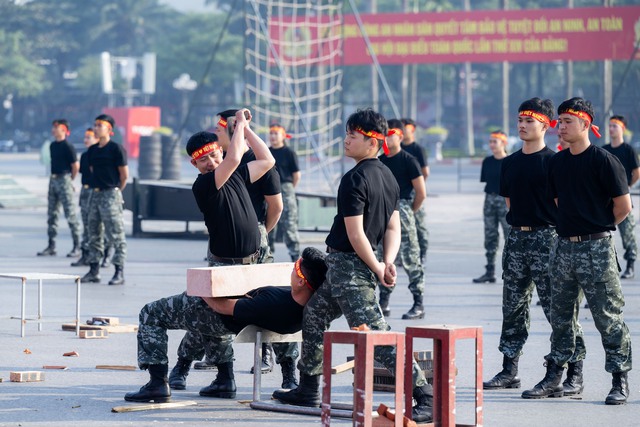 Toàn cảnh Lễ xuất quân và màn diễn tập hoành tráng bảo vệ an ninh Đại hội XIV tại Mỹ Đình- Ảnh 25. Toàn cảnh Lễ xuất quân và màn diễn tập hoành tráng bảo vệ an ninh Đại hội XIV tại Mỹ Đình- Ảnh 25.