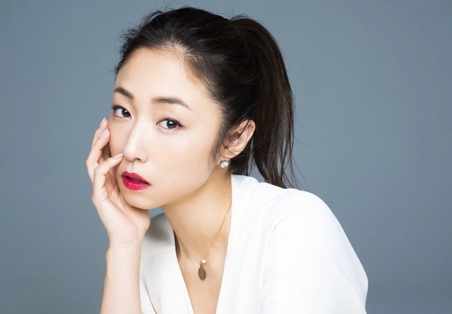 1 si&ecirc;u mẫu qua đời khi c&ograve;n rất trẻ v&igrave; ung thư đại trực tr&agrave;ng: Cảnh b&aacute;o bệnh đang trẻ h&oacute;a, phải thay đổi kiểu sống n&agrave;y ngay!- Ảnh 1.