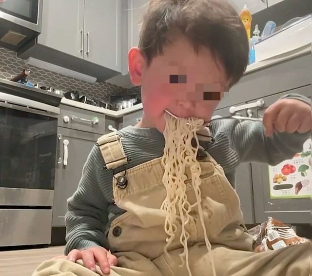 Bé lớp 2 đã đối mặt Bé lớp 2 đã đối mặt