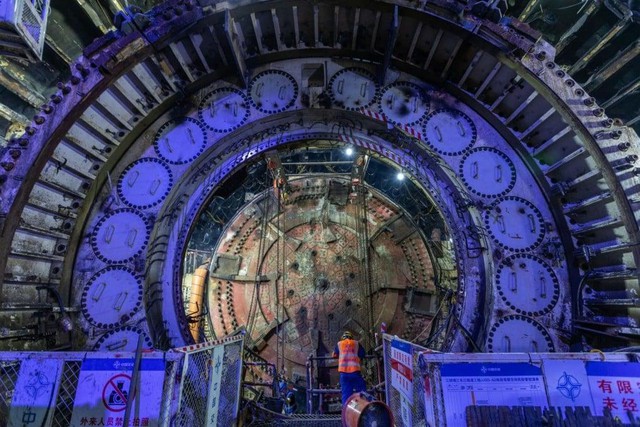 Lấy độc trị độc: Kỹ sư Trung Quốc biến sự cố su&yacute;t ch&ocirc;n sống 50 triệu USD th&agrave;nh kỳ t&iacute;ch chưa từng thấy- Ảnh 1.